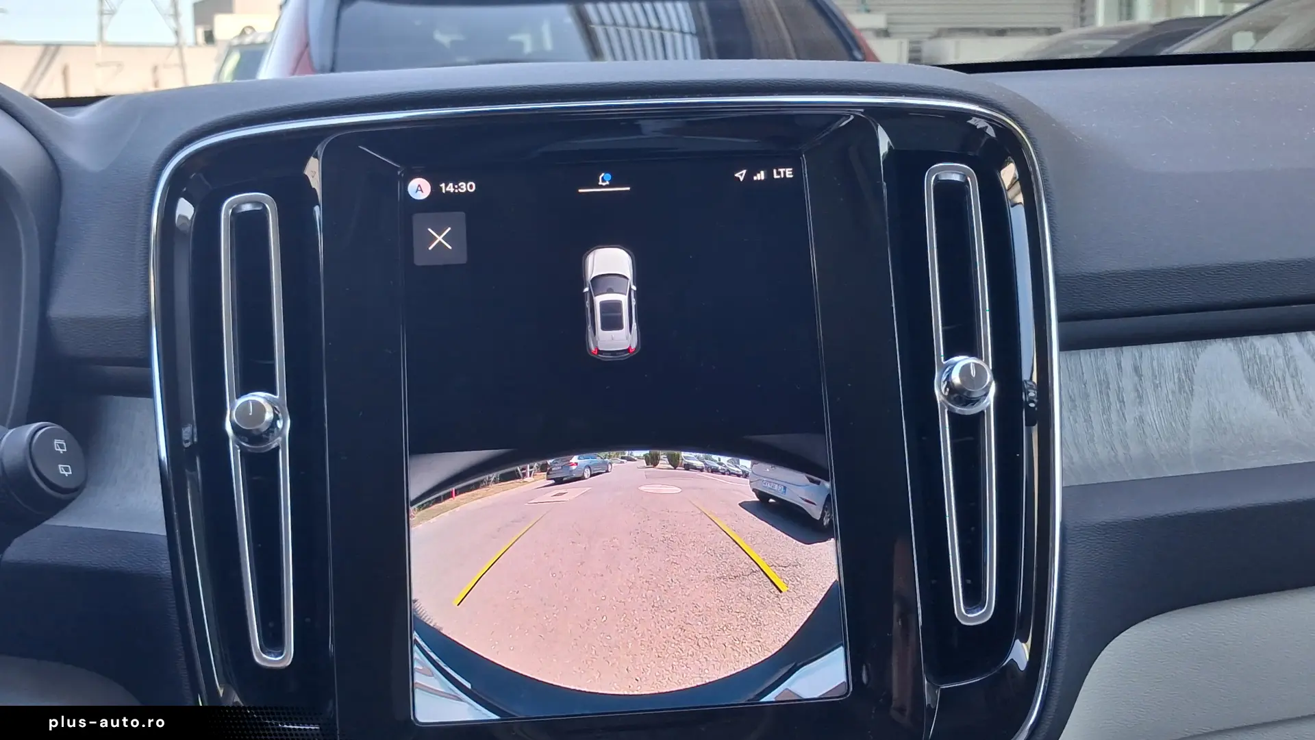 Volvo XC 40 B3 AT FWD MHEV Plus Dark