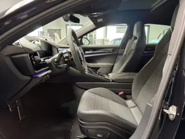 Porsche Panamera 4 E-Hybrid RaceTex  Bose  Sporting Exhaust