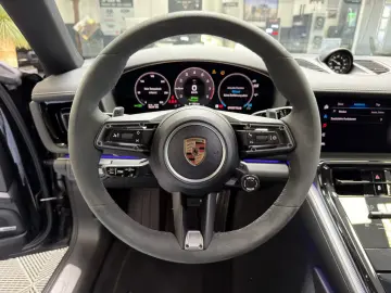 Porsche Panamera 4 E-Hybrid RaceTex  Bose  Sporting Exhaust