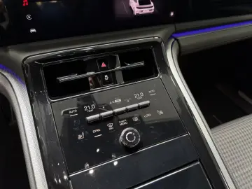 Porsche Panamera 4 E-Hybrid RaceTex  Bose  Sporting Exhaust