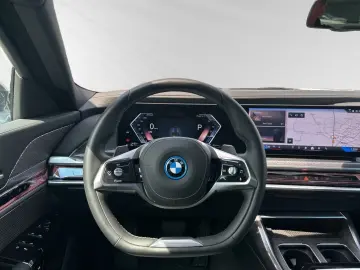 BMW 750e xDrive Lr. 1.094 - br. o.Anz. 48Mon 10`Km p