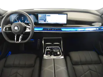 BMW 740d xDrive M Sport Pro StandHzg LED Pano HUD