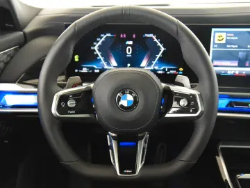 BMW 740d xDrive M Sport Pro StandHzg LED Pano HUD