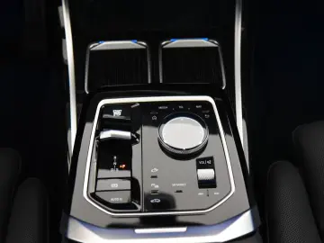 BMW 740d xDrive M Sport Pro StandHzg LED Pano HUD