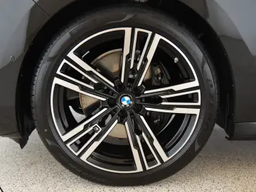 BMW 740d xDrive M Sport Pro StandHzg LED Pano HUD