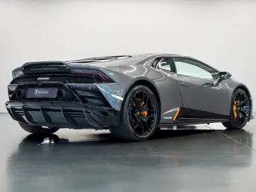 LAMBORGHINI Huracán EVO