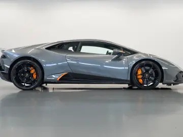 LAMBORGHINI Huracán EVO