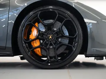LAMBORGHINI Huracán EVO