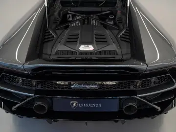 LAMBORGHINI Huracán EVO