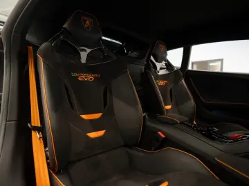 LAMBORGHINI Huracán EVO