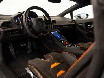 LAMBORGHINI Huracán EVO