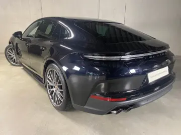 Porsche Panamera 4   Sports exhaust system  BOSE  InnoDrive
