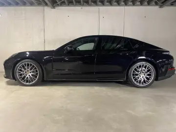 Porsche Panamera 4   Sports exhaust system  BOSE  InnoDrive