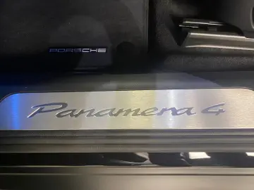 Porsche Panamera 4   Sports exhaust system  BOSE  InnoDrive