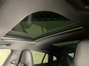 Porsche Panamera 4   Sports exhaust system  BOSE  InnoDrive