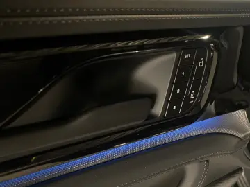 Porsche Panamera 4   Sports exhaust system  BOSE  InnoDrive