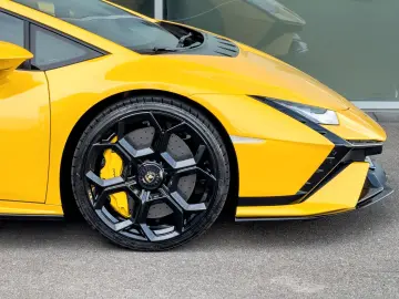 LAMBORGHINI Tecnica