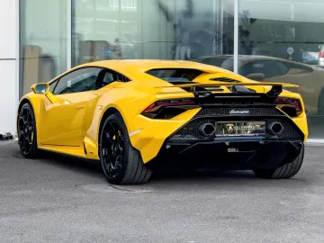 LAMBORGHINI Tecnica