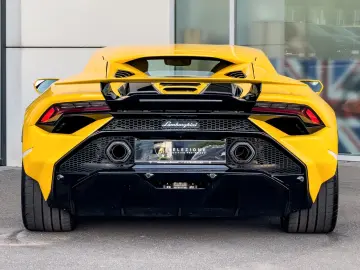 LAMBORGHINI Tecnica