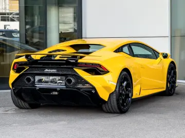 LAMBORGHINI Tecnica