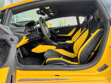 LAMBORGHINI Tecnica