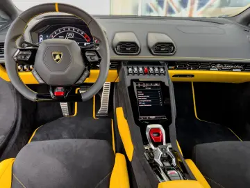 LAMBORGHINI Tecnica