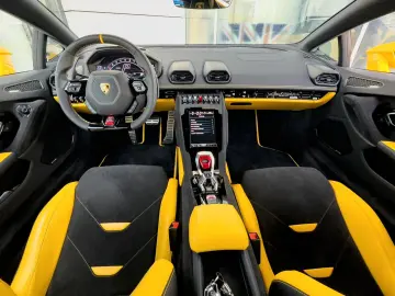 LAMBORGHINI Tecnica