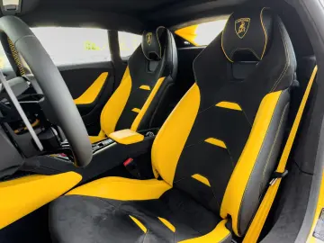 LAMBORGHINI Tecnica