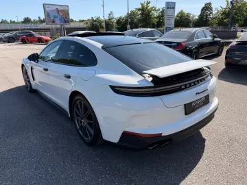 Porsche Panamera 4 E   MATRIX  SPORT-AGA  BEIF-DISPLAY