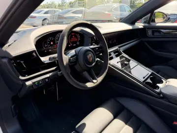 Porsche Panamera 4 E   MATRIX  SPORT-AGA  BEIF-DISPLAY