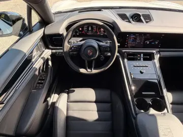 Porsche Panamera 4 E   MATRIX  SPORT-AGA  BEIF-DISPLAY