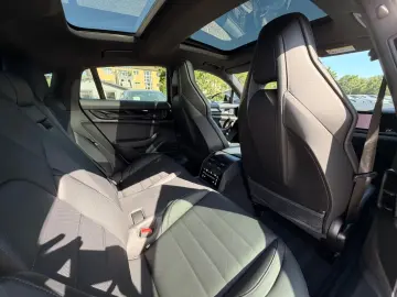 Porsche Panamera 4 E   MATRIX  SPORT-AGA  BEIF-DISPLAY