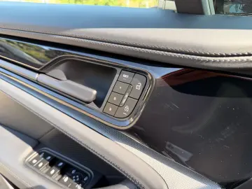 Porsche Panamera 4 E   MATRIX  SPORT-AGA  BEIF-DISPLAY