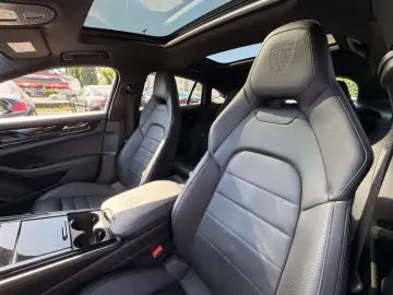 Porsche Panamera 4 E   MATRIX  SPORT-AGA  BEIF-DISPLAY