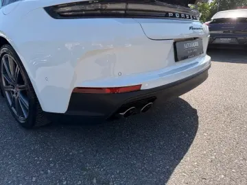 Porsche Panamera 4 E   MATRIX  SPORT-AGA  BEIF-DISPLAY