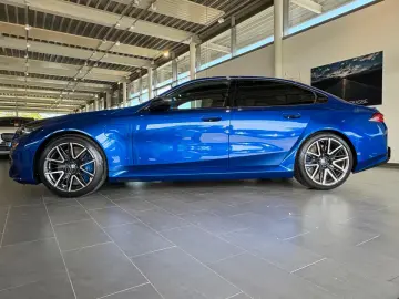 BMW M5 Plug-In Hybrid xDrive HUD Memory vorn