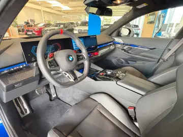 BMW M5 Plug-In Hybrid xDrive HUD Memory vorn