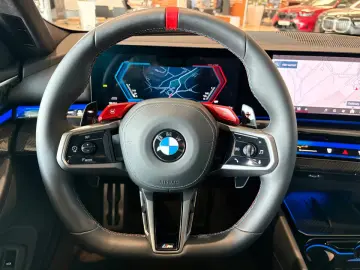 BMW M5 Plug-In Hybrid xDrive HUD Memory vorn