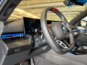 BMW M5 Plug-In Hybrid xDrive HUD Memory vorn