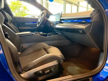 BMW M5 Plug-In Hybrid xDrive HUD Memory vorn
