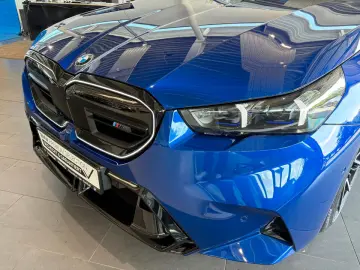 BMW M5 Plug-In Hybrid xDrive HUD Memory vorn