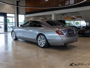 ROLLS ROYCE Ghost Two-tone Sternenhimmel Fond Entertainment
