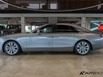 ROLLS ROYCE Ghost Two-tone Sternenhimmel Fond Entertainment