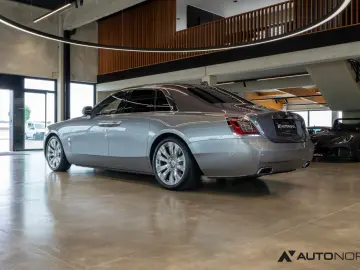 ROLLS ROYCE Ghost Two-tone Sternenhimmel Fond Entertainment