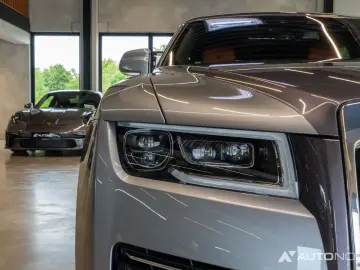 ROLLS ROYCE Ghost Two-tone Sternenhimmel Fond Entertainment