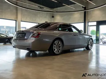 ROLLS ROYCE Ghost Two-tone Sternenhimmel Fond Entertainment