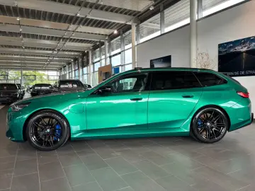 BMW M5 Plug-In Hybrid Touring xDrive Panorama Towbar