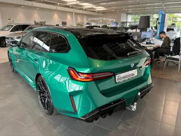 BMW M5 Plug-In Hybrid Touring xDrive Panorama Towbar