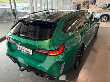 BMW M5 Plug-In Hybrid Touring xDrive Panorama Towbar