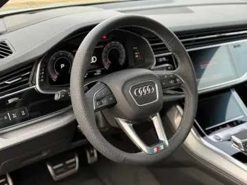 Audi Q8 50 TDI Quattro S Line - Panoramic - B&O